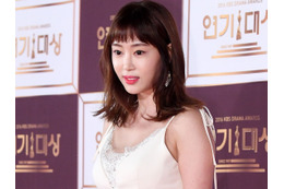 デカすぎて「制服のボタンが弾け飛んでいた」 “整形7回”の韓国女優、幼少期からのコンプレックスを告白 画像