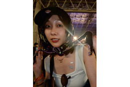 須田亜香里、白タンク＆へそ出しデニムで人生初フェスに参戦！「フェスファッション最高にイカしてる」とファンに好評