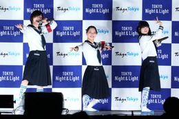 新しい学校のリーダーズ、都庁のプロジェクションマッピングで楽曲上映！SUZUKA「ここまで来たか～」と感激！