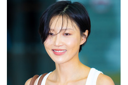 過激ダンスが「公然わいせつ」と告発されたファサ、開放的な胸元に釘付け…“カウガール風”コーデで魅了 画像