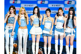 日本デビューで注目度急上昇のizna、新宿イベントにサプライズ登場！大型ビジョンで新曲MV初公開 画像