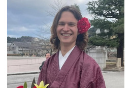 「東京が第2のふるさと」韓国で浴衣着用し炎上、日本人パートナーがいるアンセル・エルゴート 画像