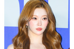 「爆美女」“肌見せドレス”でグラマラス体型際立つ…日本人K-POPアイドルに視線集中 画像