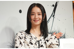 佐々木希が初フォトエッセイをリリース！芸能生活20周年は「本当に奇跡」