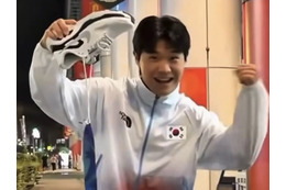 地雷で負傷の兵士を揶揄したのかとも…韓国サッカー代表の相次ぐモラル問題、“靴の中からメダル”パフォが波紋 画像