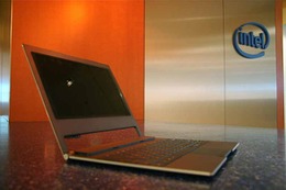 【COMPUTEX TAIPEI 2010(Vol.2)】インテル、モバイル向けデュアルコアAtom搭載の超薄型ネットブックを披露 画像