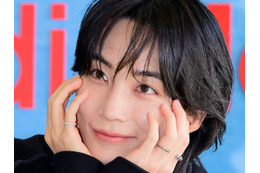 発光してる…SEVENTEEN・ジョンハン、“うさ耳ポーズ”で愛らしさたっぷり！イベントに登場 画像