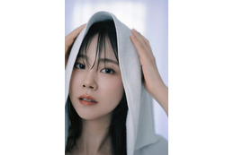 KARAハン・スンヨン、約10年ぶり写真集を12月10日に発売