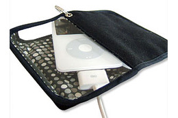 iPod(第5世代)用ケース「tocca DUE for 30GB/60GB」 カラビナ付き 画像