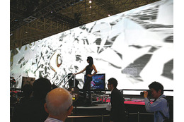 【CEATEC JAPAN 2010 Vol.35】ソニー、迫力の21.7m×4.8mの超巨大3Dディスプレイ 画像