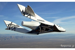 ヴァージン宇宙船、初の単独飛行に成功 画像
