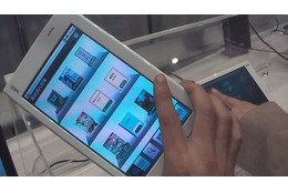 【iEXPO2010(Vol.12)】カスタマイズに柔軟対応!Androidタブレット「LifeTouch」 画像