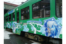 札幌市内の路面電車が「雪ミク」仕様に!車内アナウンスは藤田咲 画像