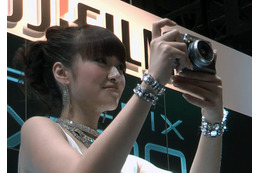 【CP+】3月登場予定の「FinePix X100」に長蛇の列 画像