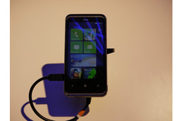 【MWC 2011(Vol.24)】写真で見るMSブースのWindows Phone 7 画像