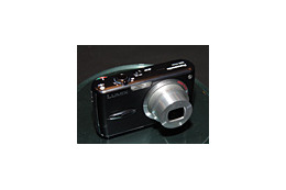 松下、広角28mmの3.6倍ズームと手ブレ補正搭載の薄型デジカメ「LUMIX DMC-FX01」　ISO1,600対応 画像