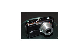松下、広角28mmの3.6倍ズームと手ブレ補正搭載の薄型デジカメ「LUMIX DMC-FX01」 ISO1,600対応 画像