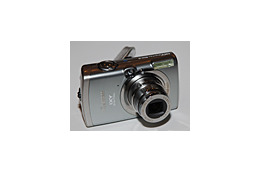 キヤノン、シリーズ初の手ブレ補正機能と光学4倍ズームを搭載した600万画素デジカメ「IXY DIGITAL 800 IS」　ISO800対応 画像