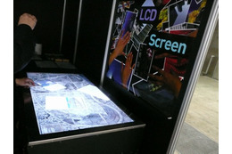 【FINETECH JAPAN 2011（Vol.4）】46型の無制限マルチタッチディスプレイ……多人数での同時利用が可能に 画像