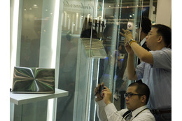【COMPUTEX TAIPEI 2011(Vol.3):動画】ASUSTeK、超薄型ノートPCを展示 画像