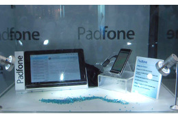 【COMPUTEX TAIPEI 2011（Vol.5）:動画】ASUSTeK、タブレットとスマートフォンが合体した「Padfone」 画像