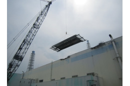 東京電力、3号機建屋の修繕工事の画像を公開 画像