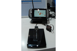 【Interop 2006】 携帯電話やiPodなどが充電できるUSB端子付きバッテリー 画像