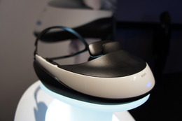 【ビデオニュース】ソニー、頭部装着型の3D対応ディスプレイを発表 画像