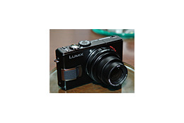 松下、16:9の2.8型ワイド液晶を搭載した1,020万画素コンパクトデジカメ「LUMIX DMC-LX2」 画像