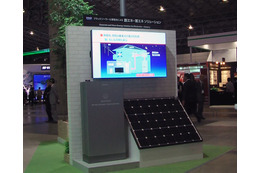 【CEATEC 2011（Vol.34）】注目の太陽光発電、シャープが高効率の「BLACKSOLAR」展示 画像