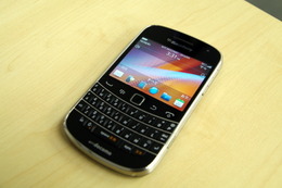 【フォトレポート】タッチパネルと新OS採用の「BlackBerry Bold 9900」  画像