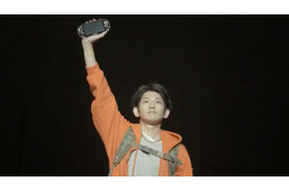 12月1日から放映! 「PlayStation Vita」新CMに瑛太と松田龍平 画像