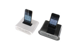 電源不要でiPhone・iPod touchの再生音を3倍に! 充電スタンドにもなるパッシブスピーカー 画像