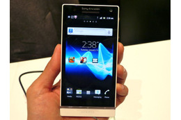 【CES 2012】“SONY”ロゴに替わったXperiaシリーズの新製品がブースに登場! 画像