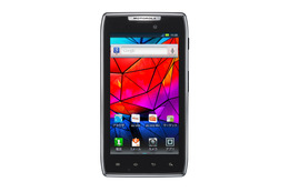 【ビデオニュース】設定や操作を自動最適化! 7.1mmのスリムスマホ「MOTOROLA RAZR IS12M」 画像