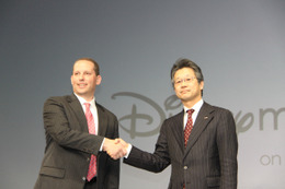 ソフトバンクとの棲み分けは? LTE版はでるのか?……Disney Mobile on docomo 画像