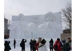 「さっぽろ雪まつり」明日開幕！大型雪像やジャンプ台に人だかり 画像