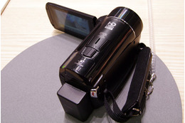 【CP＋ 2012（Vol.3）】Wi-Fi対応で高画質を追求した「iVIS HF M52」、その機能は？ 画像