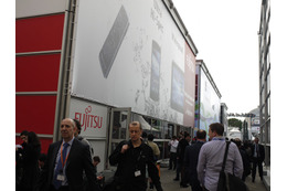 【MWC 2012 Vol.21（動画）】富士通、クアッドコアCPU搭載スマートフォンを展示デモ 画像