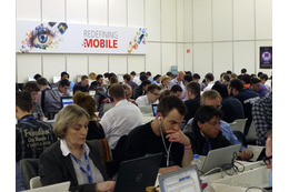 【MWC 2012 Vol.22(動画)】空席を探すのはひと苦労!プレスルームは常に満席状態 画像