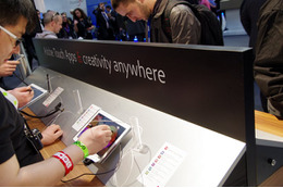 【MWC 2012 Vol.25(動画)】インストラクター直伝! Photoshop Touchの使い方 画像
