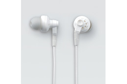 エレコム、4種類のカナル型イヤホンとiPod専用の乾電池式充電器 画像