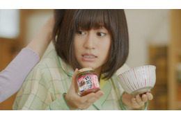 AKB48前田、新CMで普段の食いしん坊キャラに!ウェブでいち早く公開 画像