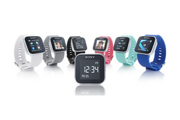 ソニー、Xperiaの情報を表示する時計型デバイス「SmartWatch MN2」発売!