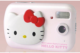 KFE、ハローキティデザインの500万画素コンパクトデジカメ「Hello Kitty DC500」 画像