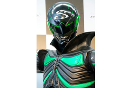 ガム「ストライド」新CMにニューヒーロー現る!……デザインは出渕裕 画像