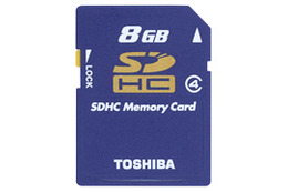 東芝、8GバイトのSDHCメモリーカード 画像