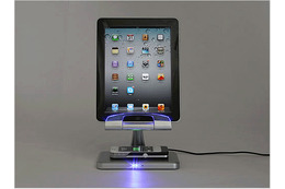 ワイヤレスとDockでiPhone・iPadを同時充電可能! 補助バッテリにもなる充電スタンド 画像