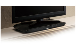最大46型のテレビを直載せできる! 日立マクセルのサラウンドスピーカー2機種 画像