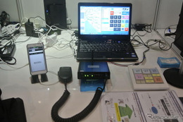 【Interop Tokyo 2012】IP無線機……インターネットとドコモFOMAの中継局を利用 画像